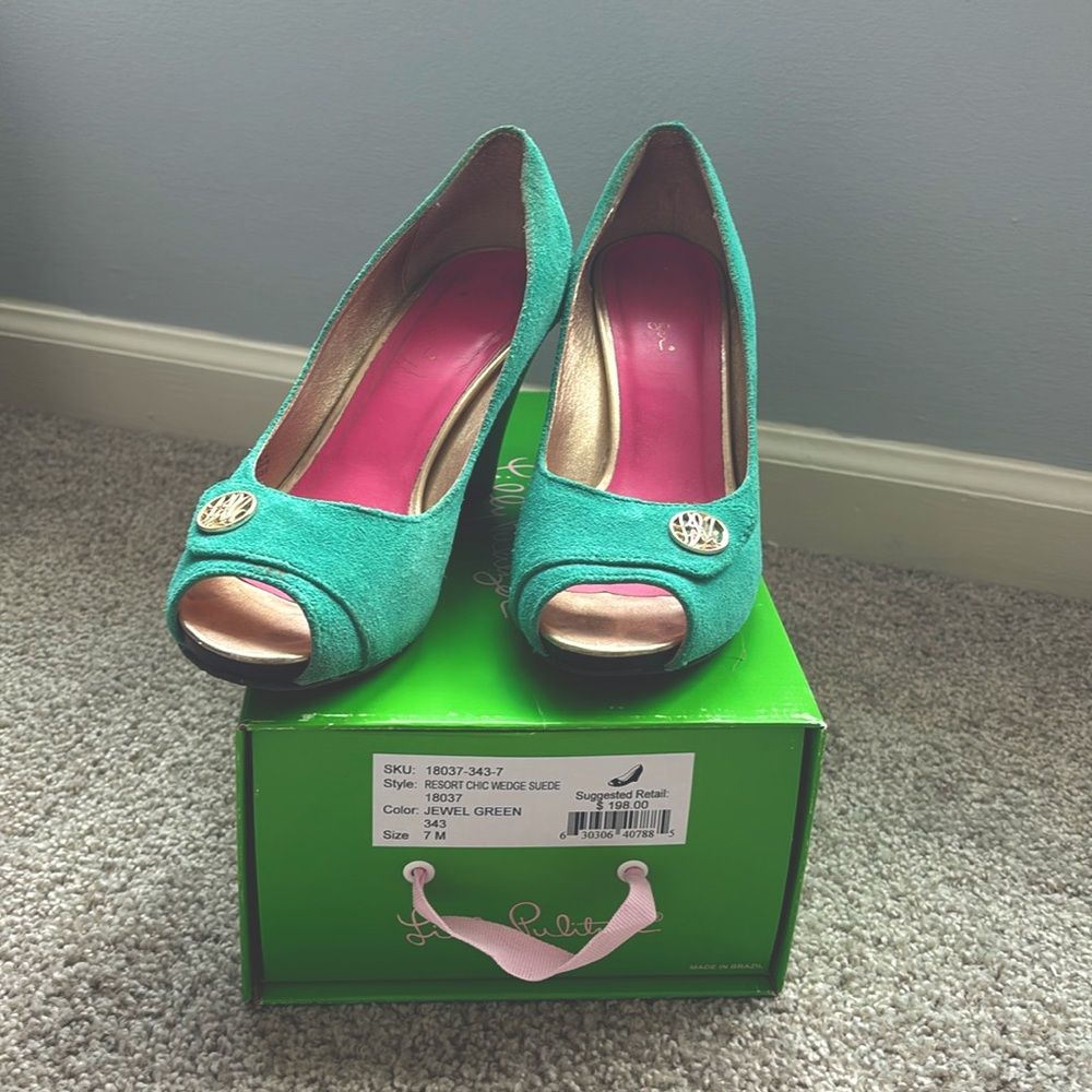 Lilly Pulitzer Resort Chic Suede Wedge in Jewel Green size 7